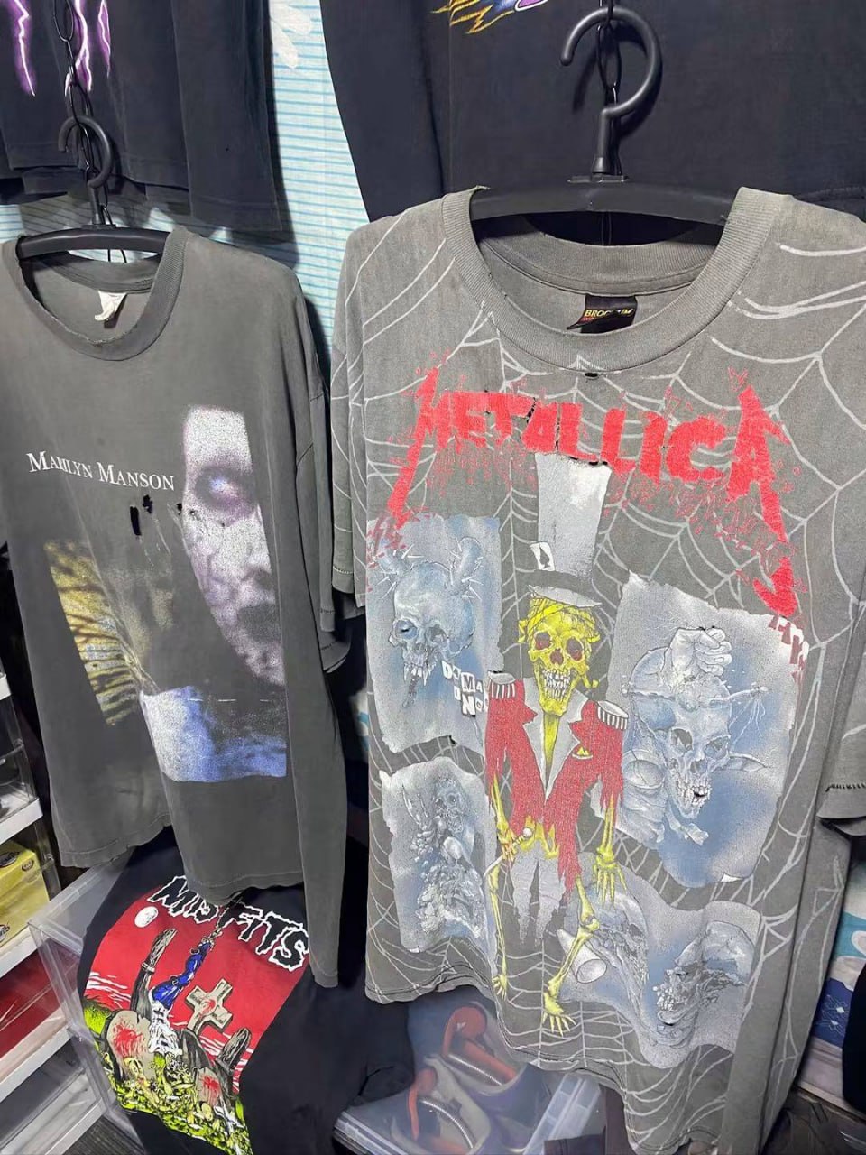 เสื้อยืดมือสอง Metallica / Graphic