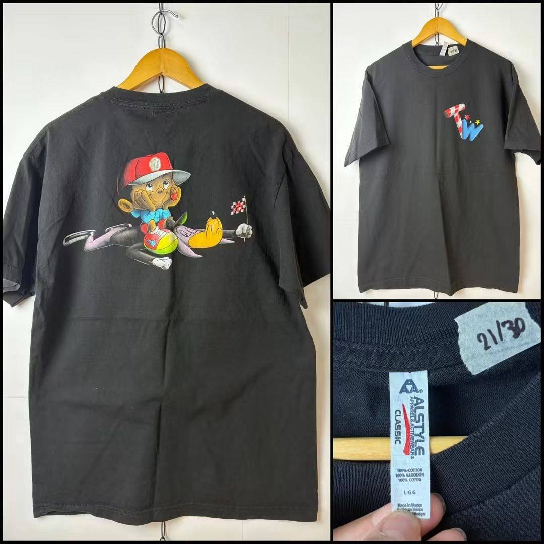 เสื้อยืดมือสอง Character Graphic / Black